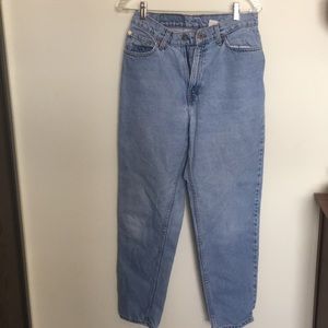 LIGHT WASHED HIGH WASTED DENIM LEVI’S